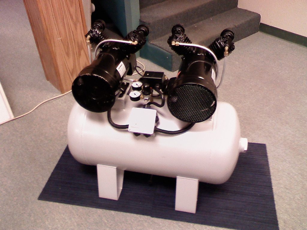 image of a dental air compressor